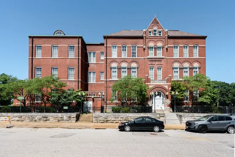 Grant School Apartments, St. Louis